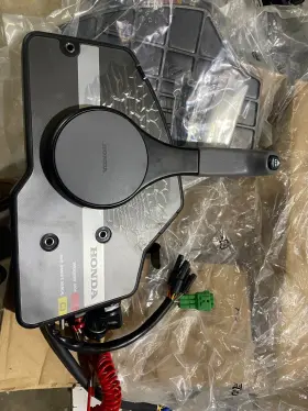 Honda 24800-zz5-040 Marine Side Control Box With Trim New Unused