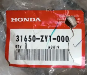 Honda 31650-zy1-000 Outboard Oem Receptacle Charge Assembly New