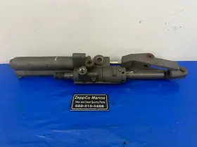 15293-c Mercruiser Omc 15286 Hydraulic Steering Ram Bracket
