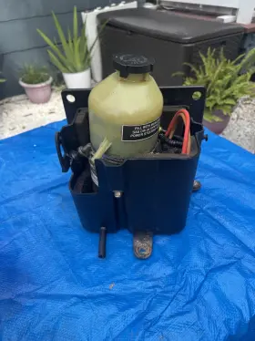 8m0046961 Mercury Verado Gen 1 Power Steering Pump For Parts / Not Working