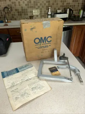 Omc 171879 9-1/2 Remote Control Adapter Kit Nos