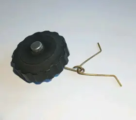 2602s Omc Johnson/evinrude 2 Hp Fuel Tank Cap
