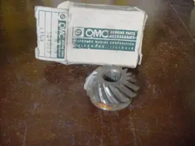 Omc 304003 New Johnson And Evinrude Pinion Gear Some Surface Rust
