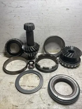 43-59832a2 Quicksilver Genuine Oem Used Gear Set Upper Fresh Water Usage M7-2