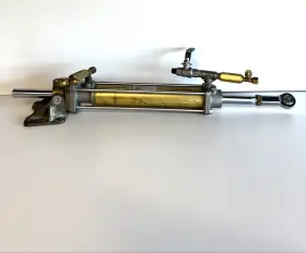 Hc5802hy Sea Star Hynautics Seastar / Power Steering Cylinder 9 Inch X 2 Hc5802hy Sea Star Hynautics Seastar / Power Steering Cylinder 9 Inch X 2