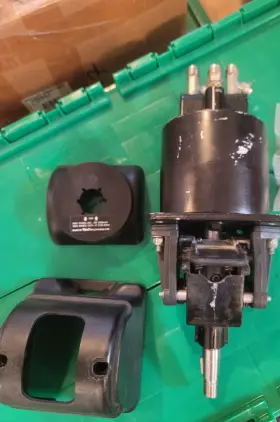 Seastar / Teleflex Marine Hh5742 Classic Tilt Helm 2.4 - Hh5752 Steering Hydraulic Boat