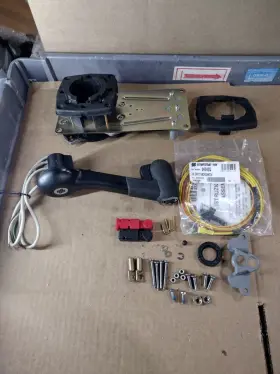 Uflex B184 Single Lever Side Mount Control Wtrim Out Of Box / Missing Pieces