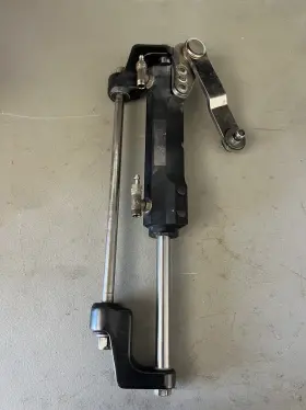 Uc1280bf-2 Uflex Hydraulic Steering Cylinder