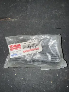 6n0-g2177-00-00 Yamaha Outboard Oem .rubber Handle