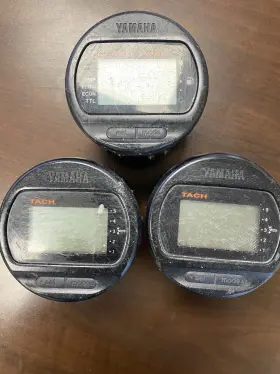 6y8t-11 Yamaha Command Link. Gauges Only