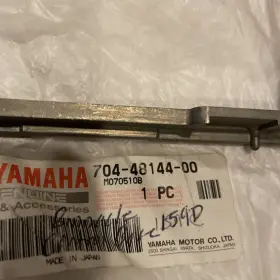 704-48144-00 Yamaha Oem Stopper Plate R3381 141d