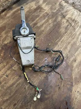 704-82590-10 Yamaha Dual Engine Top Mount 704 Binnacle Control Box Upper 704-82590-10 Yamaha Dual Engine Top Mount 704 Binnacle Control Box Upper